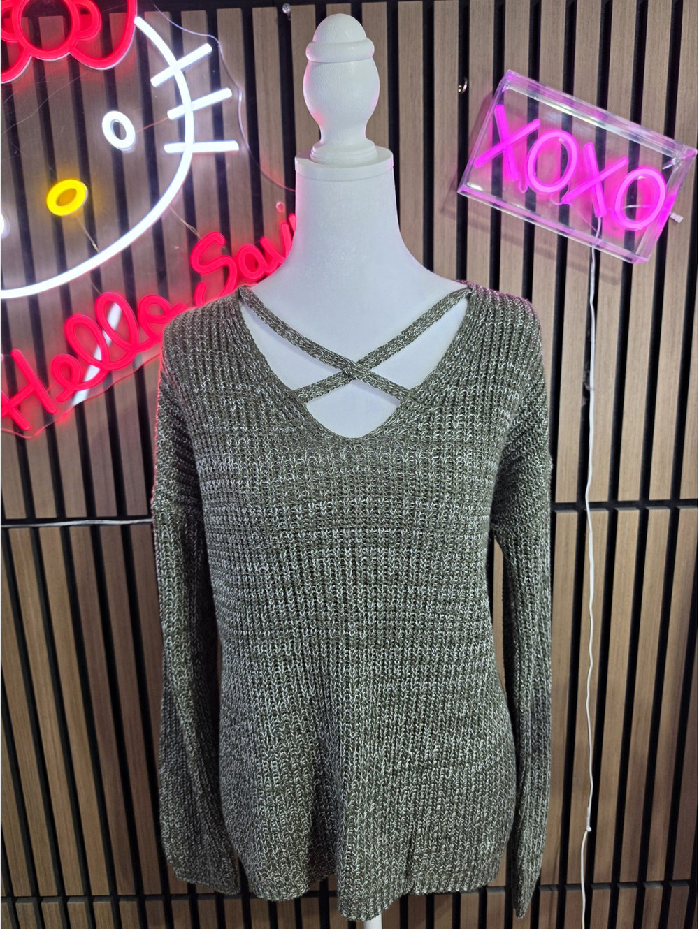Pink Rose Women's Knit Pullover Sweater V-Neck Strappy Long Sleeve Green L